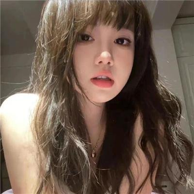 女孩向前冲